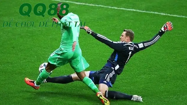 Neuer chính là người định nghĩa lại vị trí thủ môn trong bóng đá hiện đại. (Ảnh: Goal) Neuer chính là người định nghĩa lại vị trí thủ môn trong bóng đá hiện đại. (Ảnh: Goal)